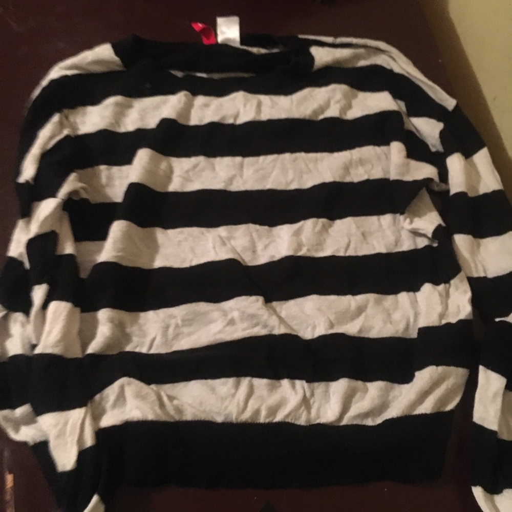 Black and white stripped long sleeve shirt